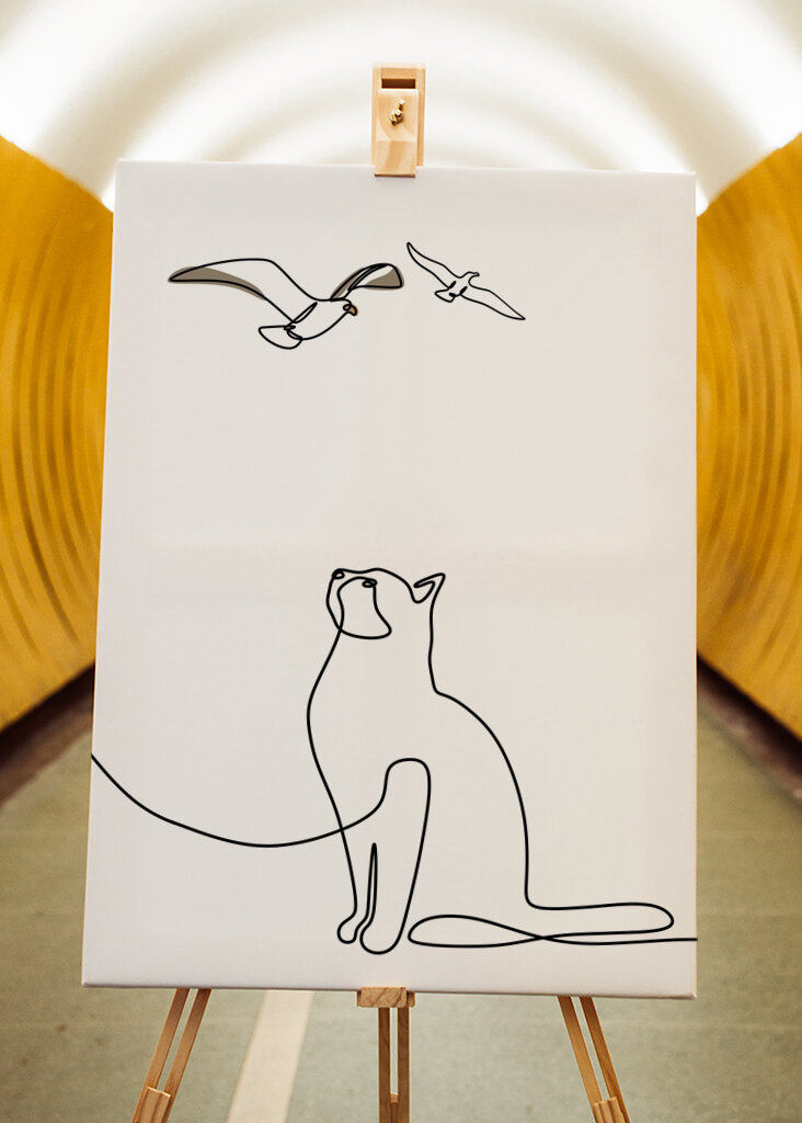 Chat et oiseaux curieux 
