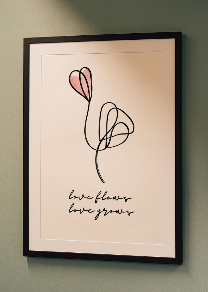 Minimalist Heart Flower 