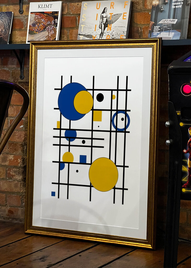 Geometrická hra v modré a žluté barvě