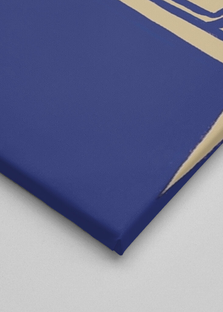 Žena sedící držící nohu