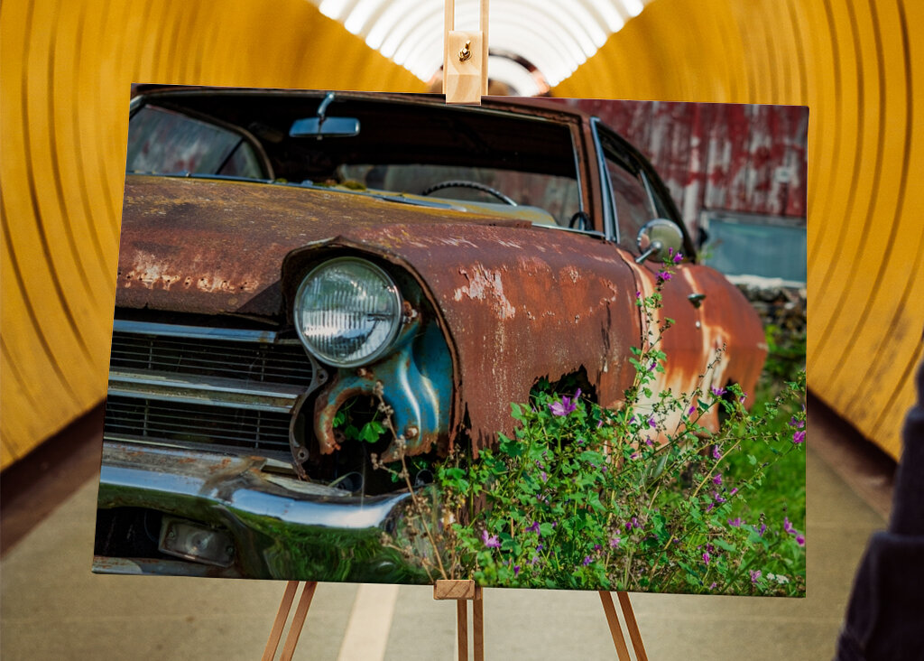 Rusty old car