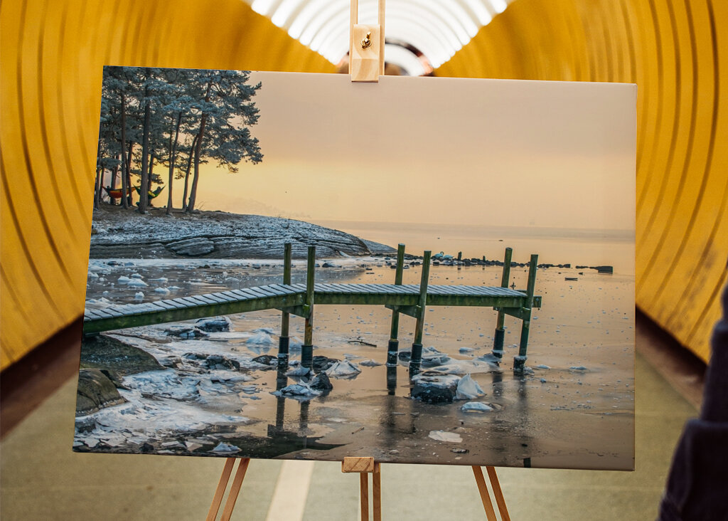 Tramonto invernale nel mare ghiacciato