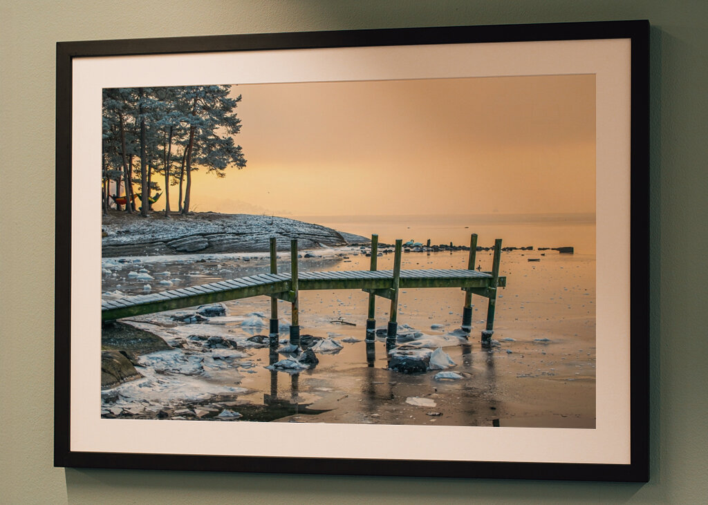 Tramonto invernale nel mare ghiacciato