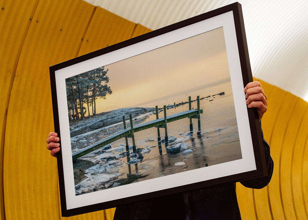 Tramonto invernale nel mare ghiacciato