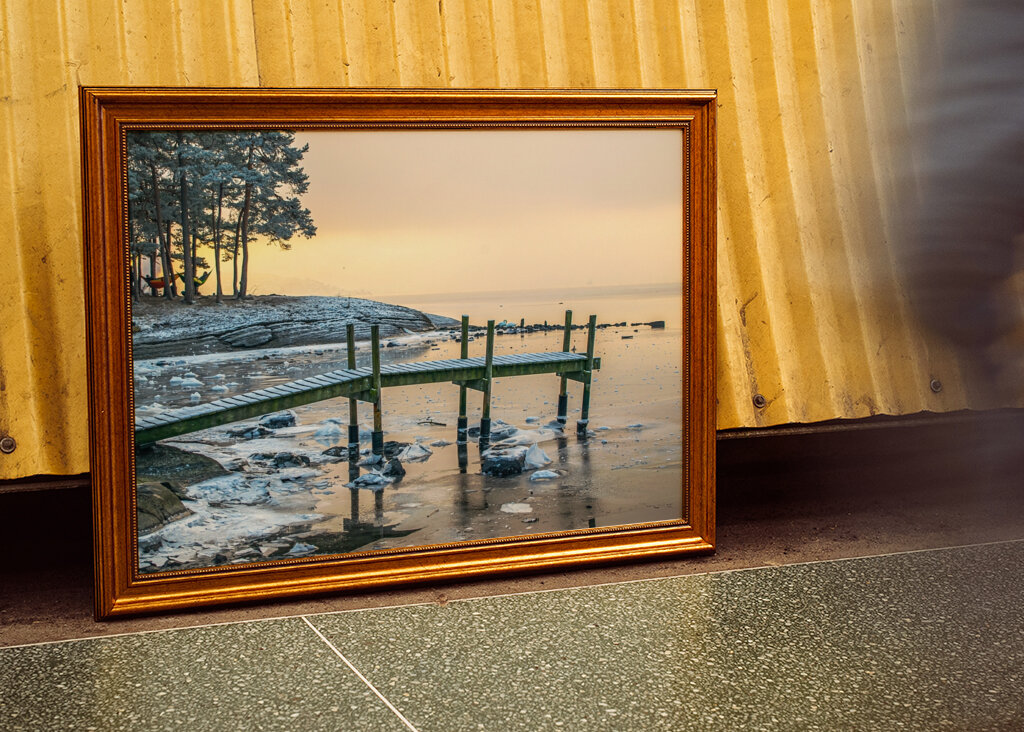 Tramonto invernale nel mare ghiacciato