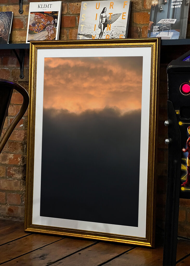 Broskvová barva a šedá