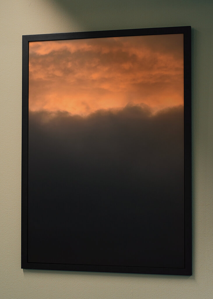 Broskvová barva a šedá