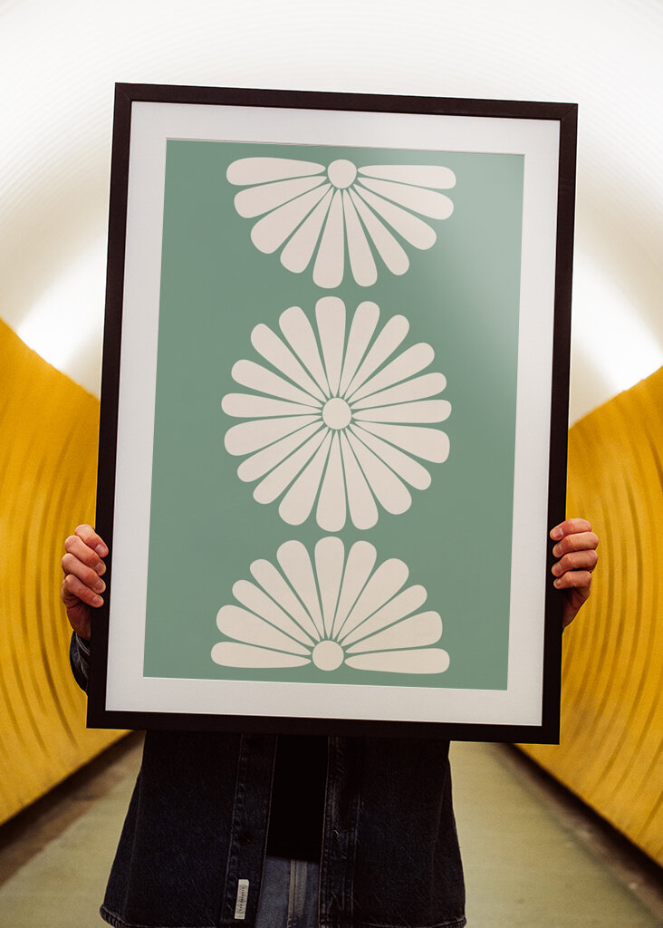 Retro Daisy Minimalism