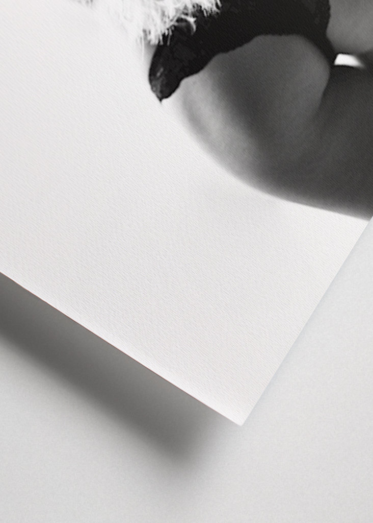 modello con schiena nuda