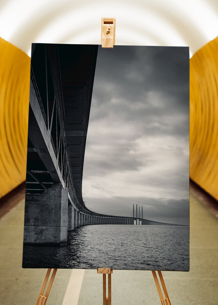 Über dunklem Wasser