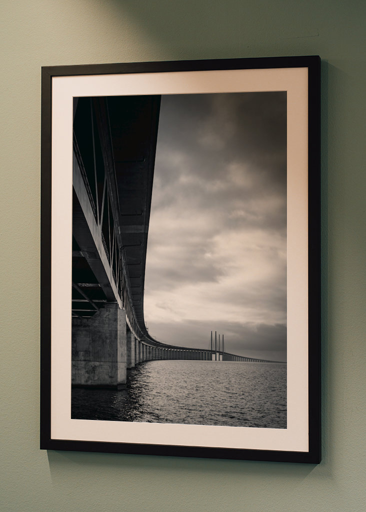 Über dunklem Wasser