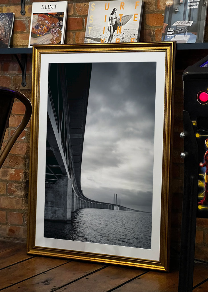 Über dunklem Wasser