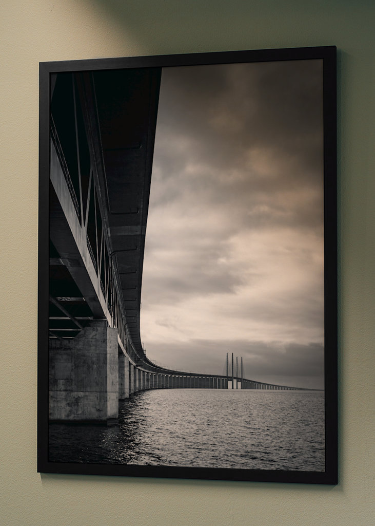 Über dunklem Wasser