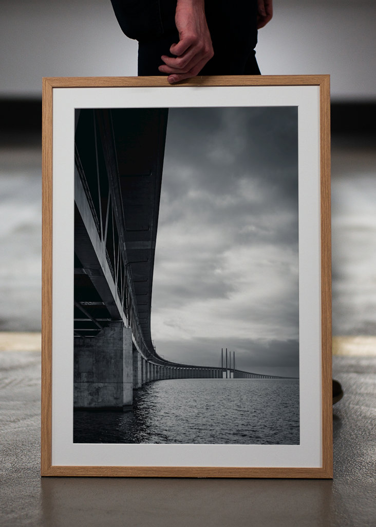 Über dunklem Wasser