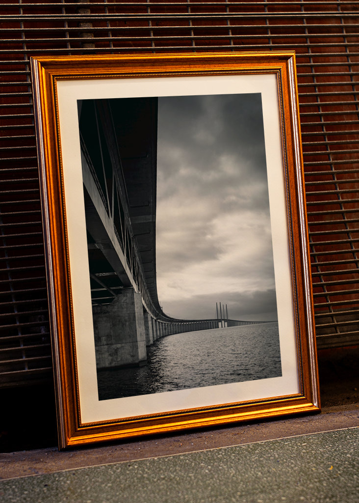 Über dunklem Wasser