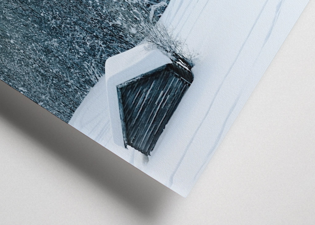 Senník v zimní krajině