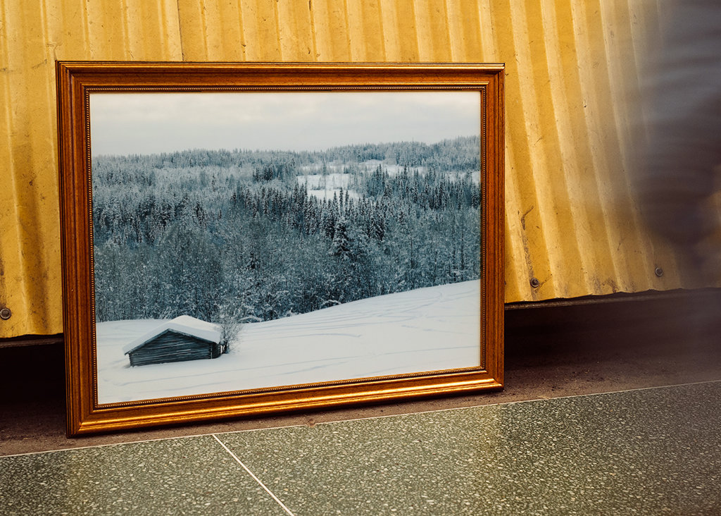 Senník v zimní krajině