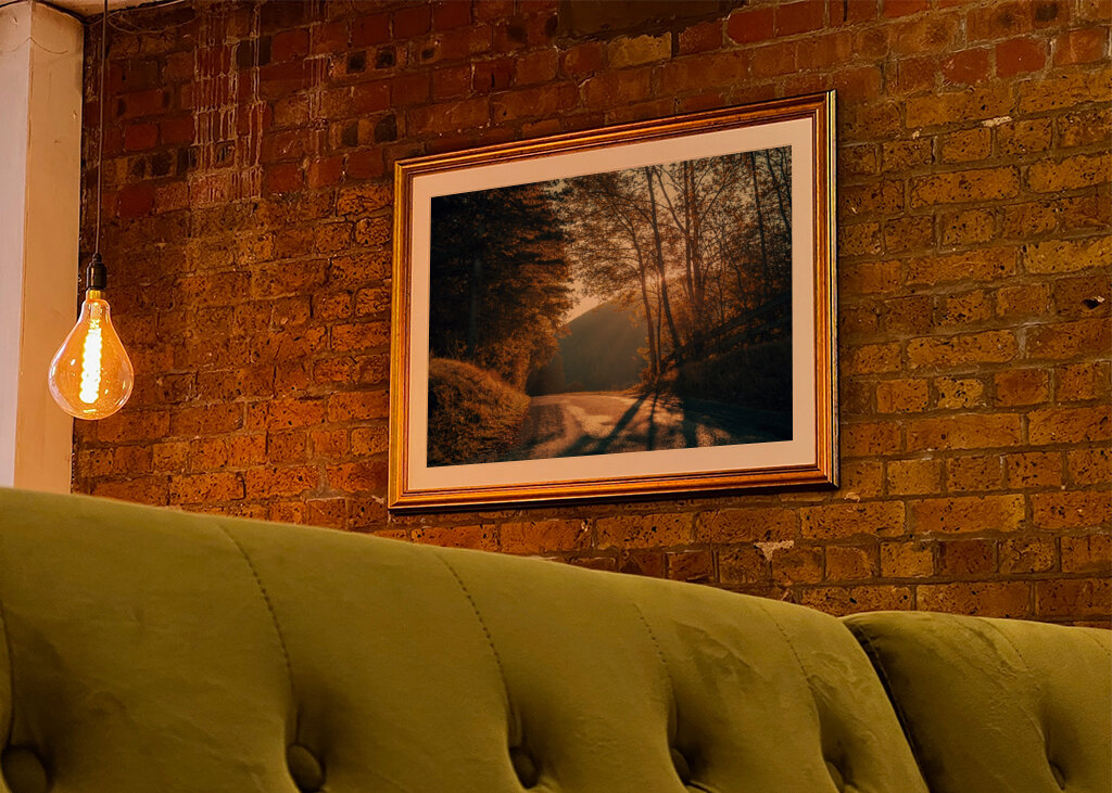 Východ slunce v kopcovité krajině