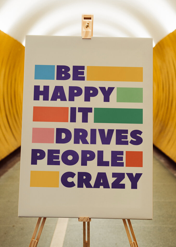 Sii felice citazione divertente