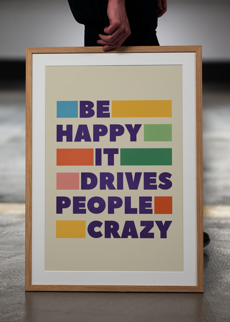 Sii felice citazione divertente