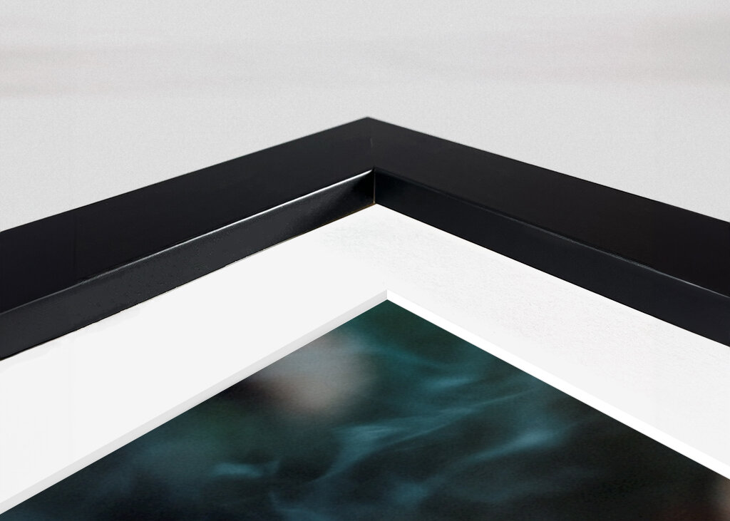 Café sur le feu crépitant