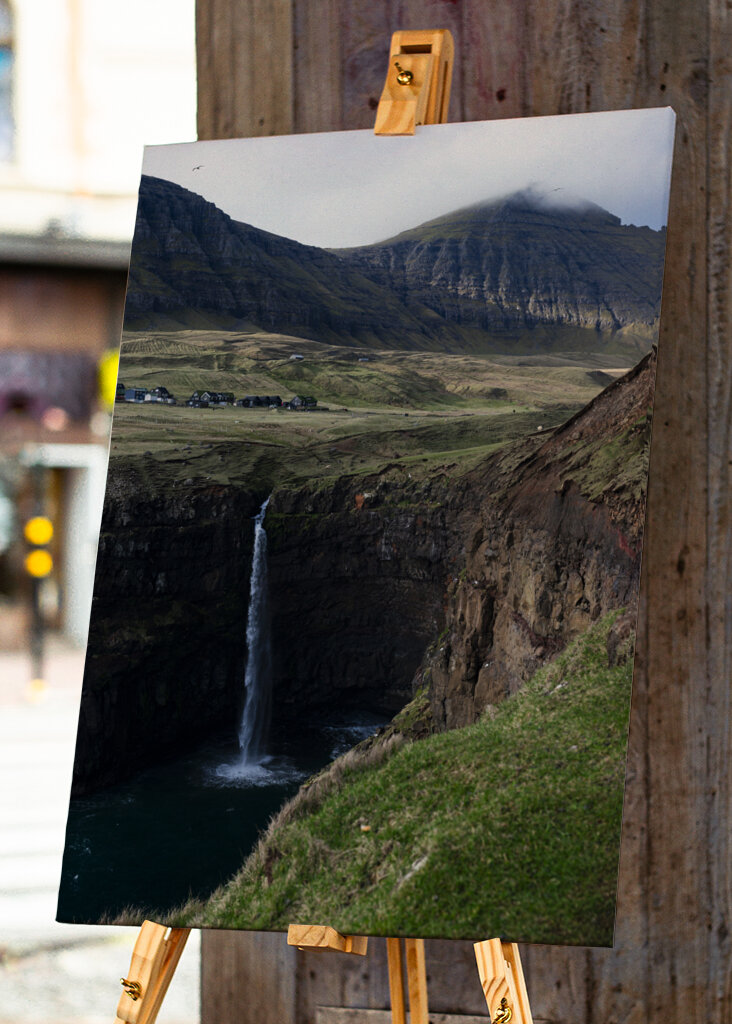 Faerská hora a vodopád