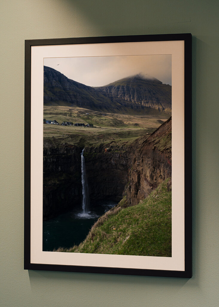 Faerská hora a vodopád