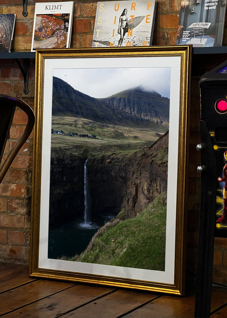 Faerská hora a vodopád