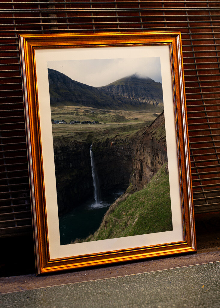 Faerská hora a vodopád