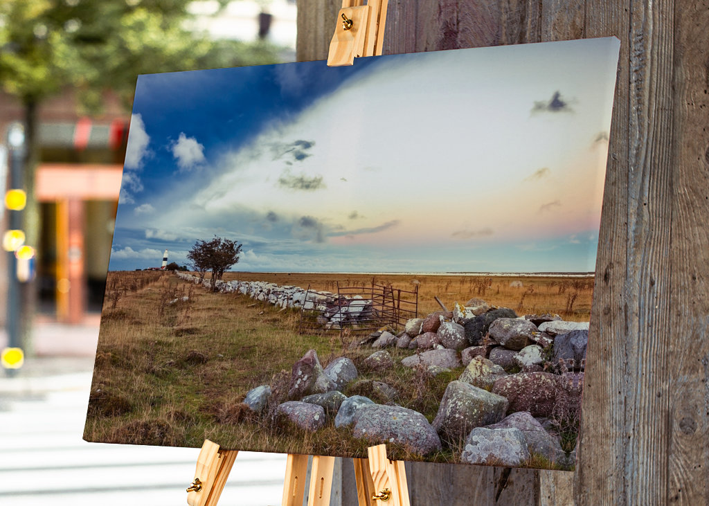 L'alba dietro le nuvole