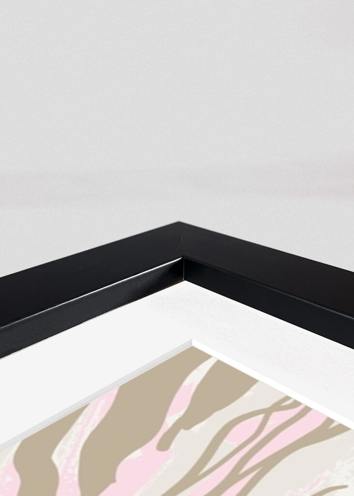 Femme sereine dans l’eau