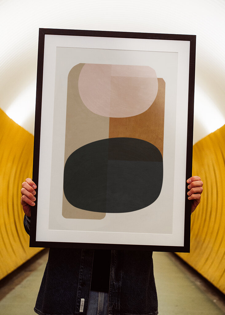 Abstract Minimal With Geometric Shapes