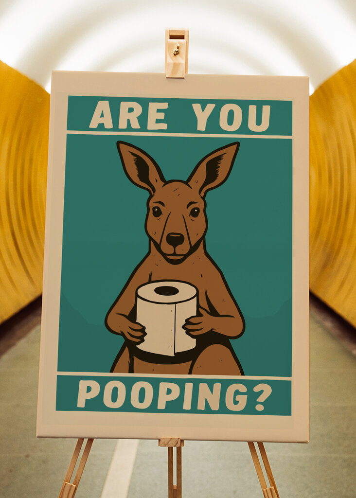 Neugierige Katze mit Toilettenpapier