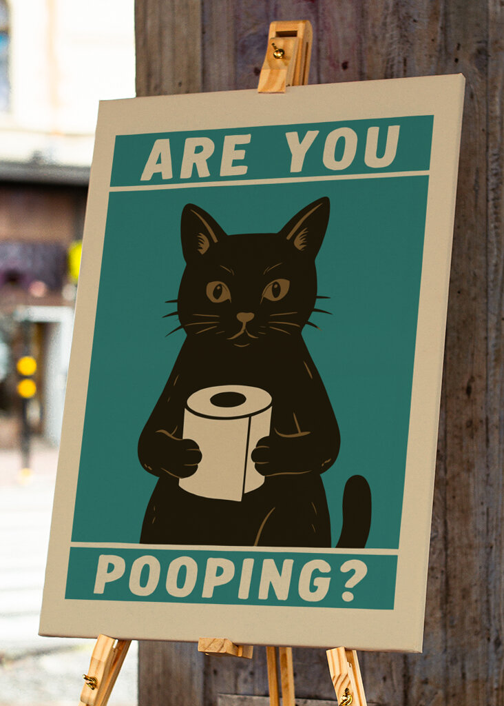 Neugierige Katze mit Toilettenpape