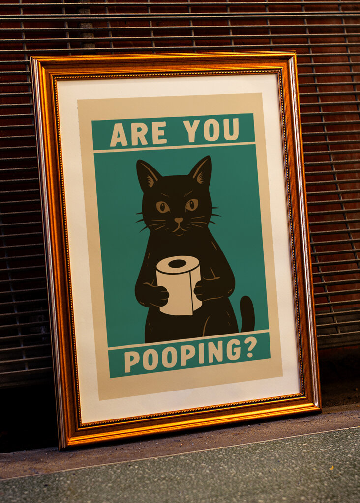 Neugierige Katze mit Toilettenpape