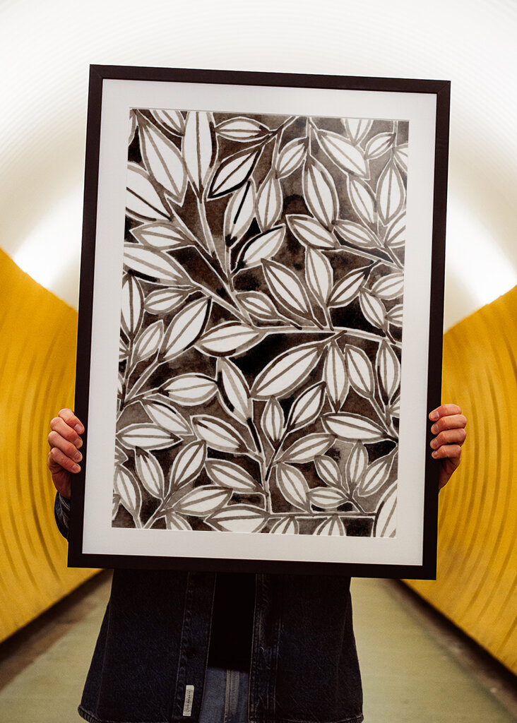 Black &amp; White Leaves