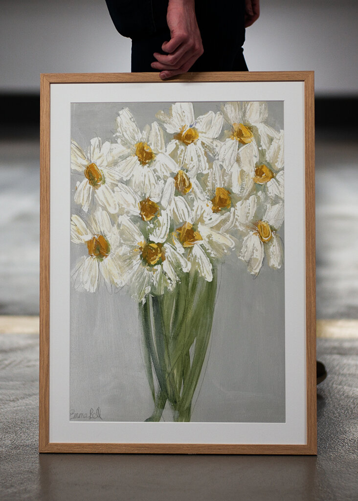 Delicate Bouquet of Daisies