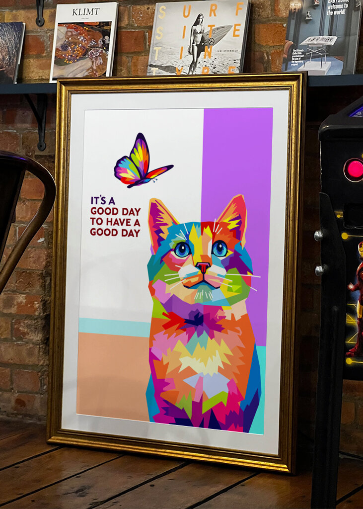 Kot na dzień dobry z motylem