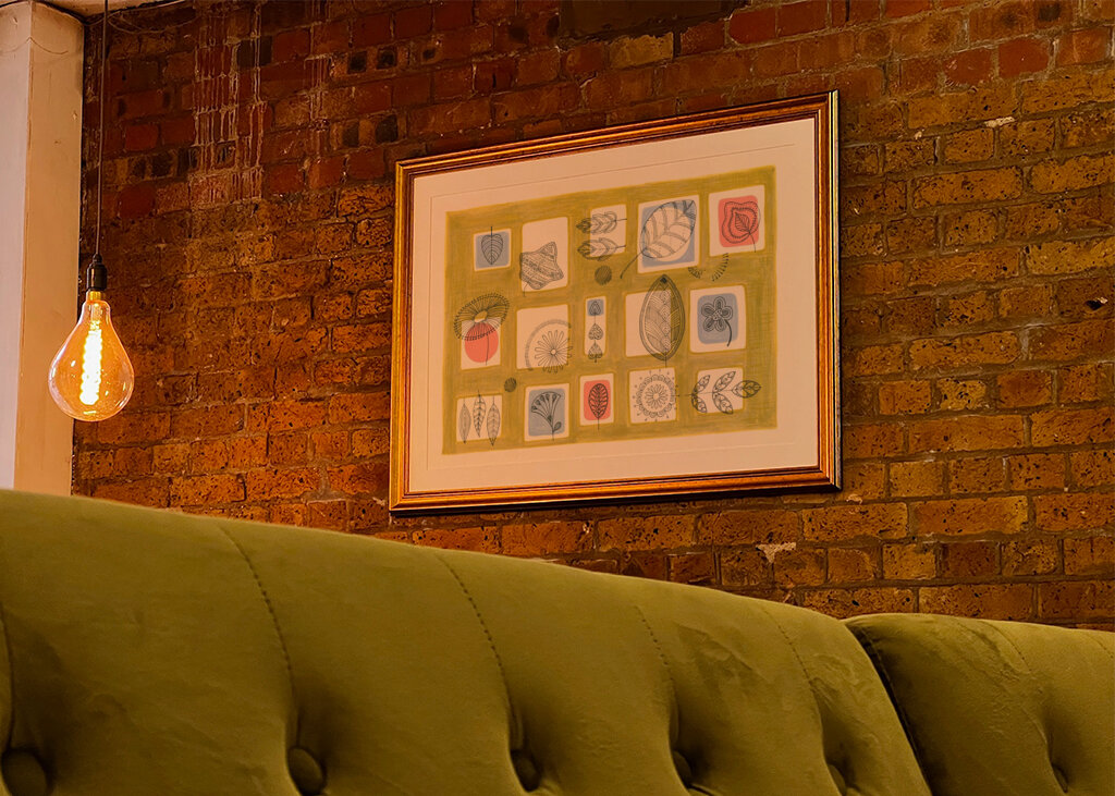 Delikate stregtegninger af blade og blomster