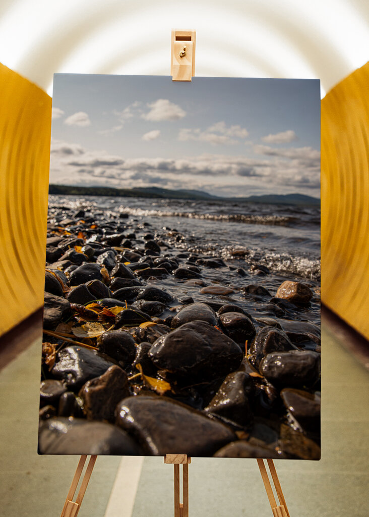 Stenig norrlandsstrand