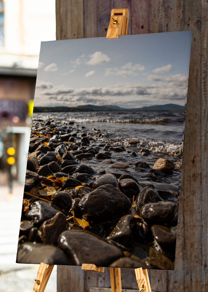 Stenig norrlandsstrand