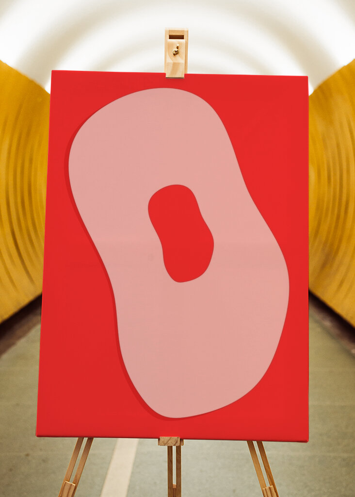 Abstracte vormen op gewaagde rode achtergrond