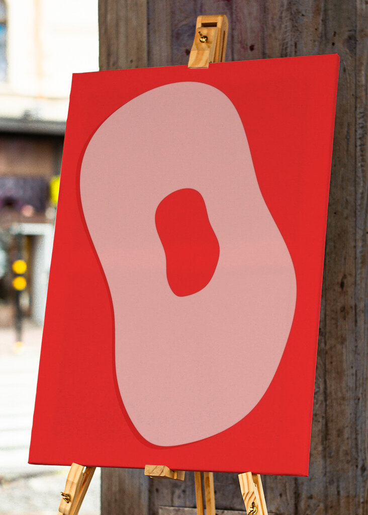 Abstracte vormen op gewaagde rode achtergrond