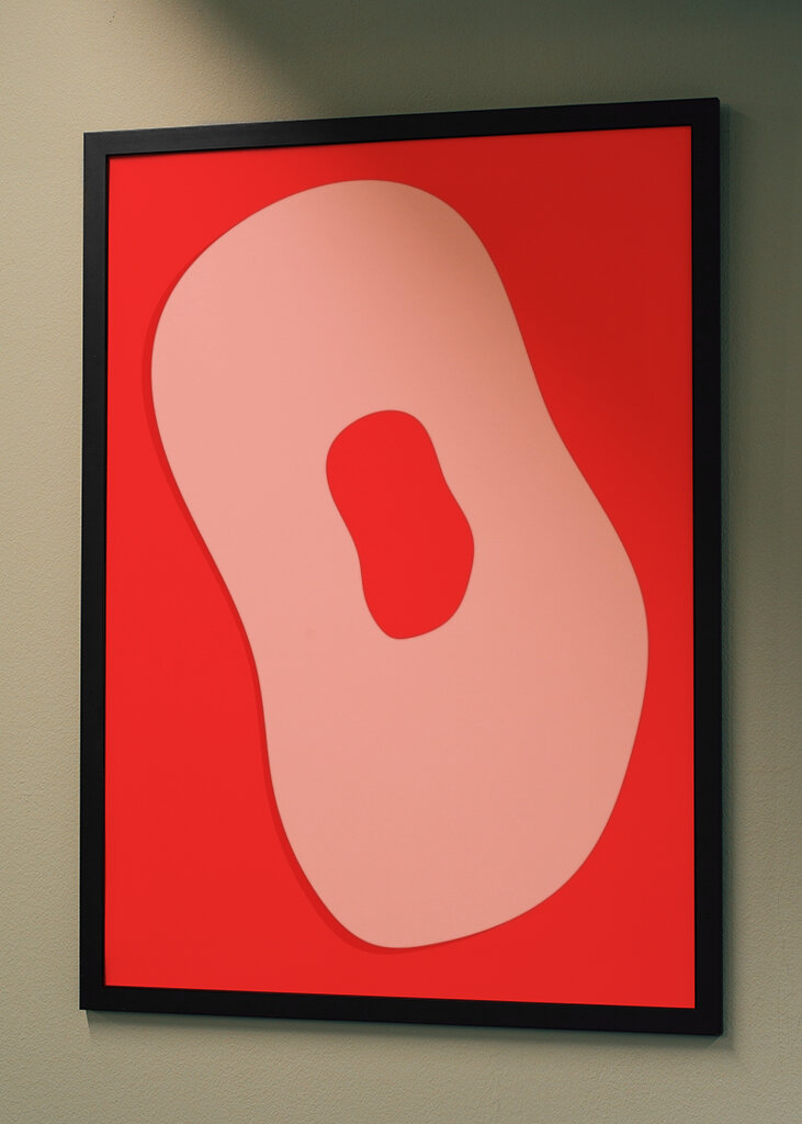 Abstracte vormen op gewaagde rode achtergrond