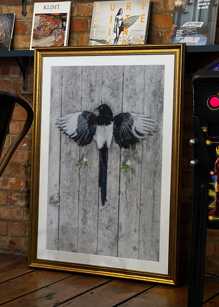 Die Elster und die weißen Otter