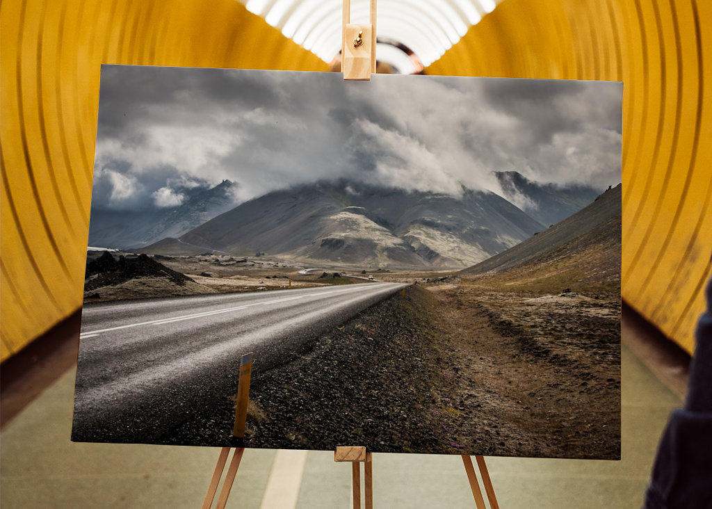 Cesta mezi islandskými horami