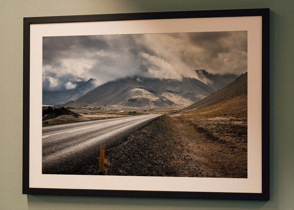 Cesta mezi islandskými horami