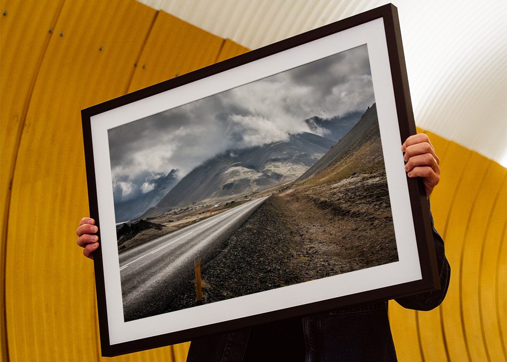 Cesta mezi islandskými horami