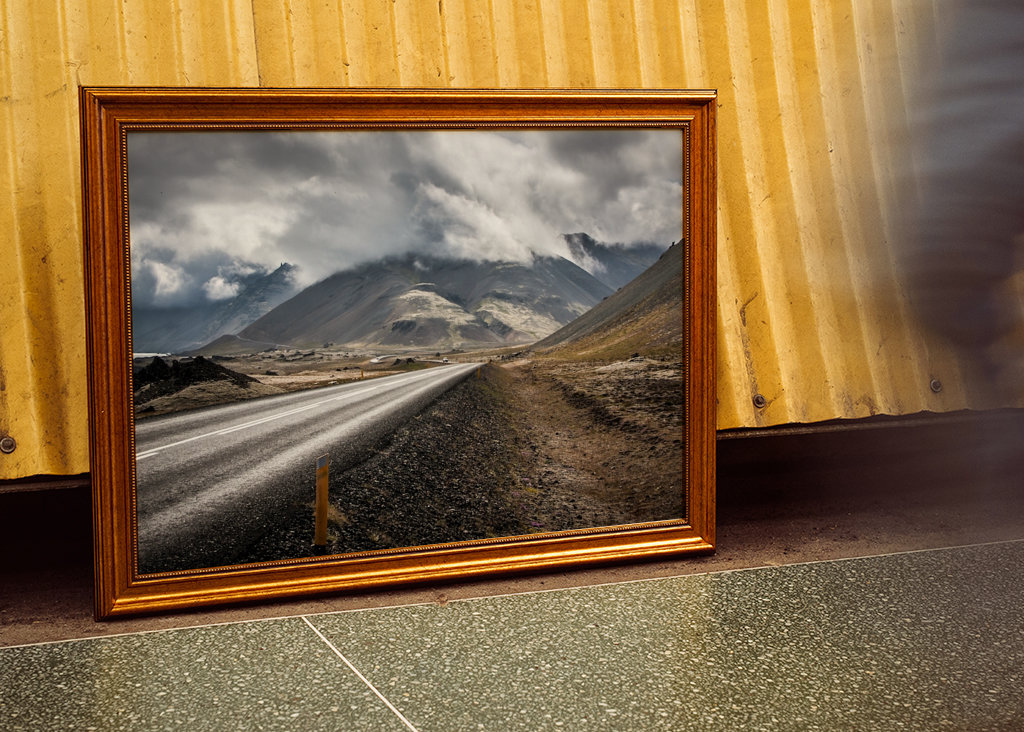 Cesta mezi islandskými horami