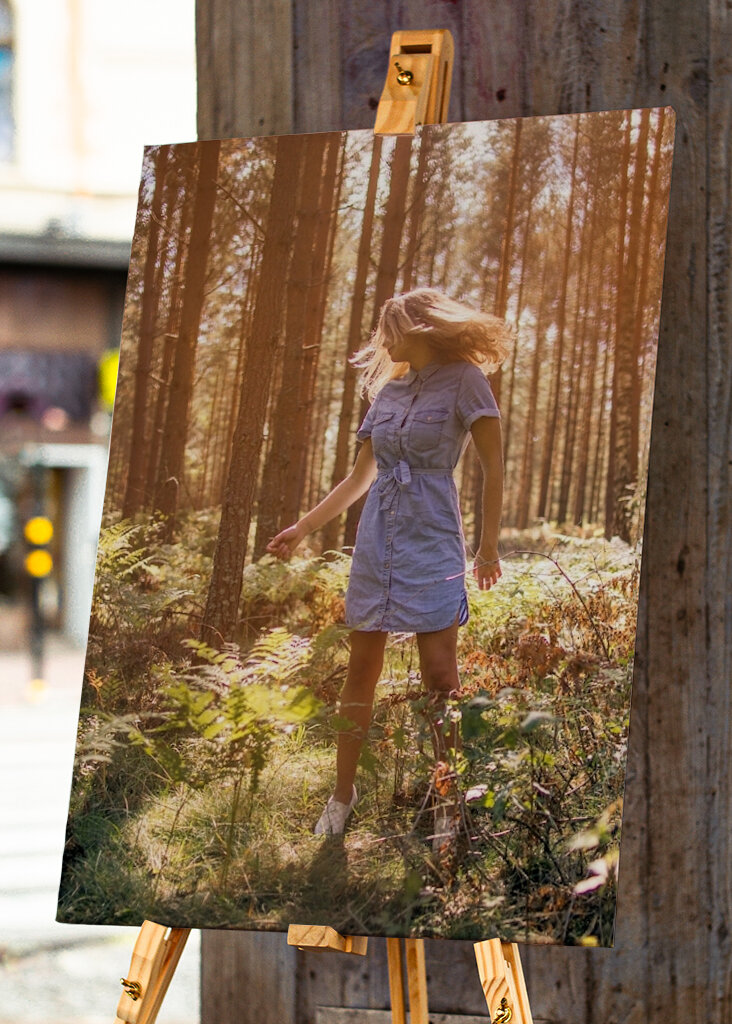 Una ragazza all'aria aperta